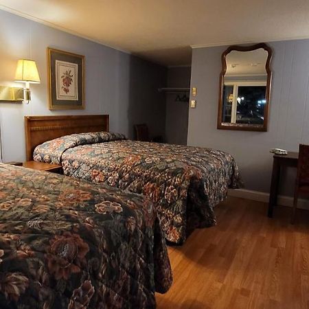 The Tallwood Motel Уелс Екстериор снимка
