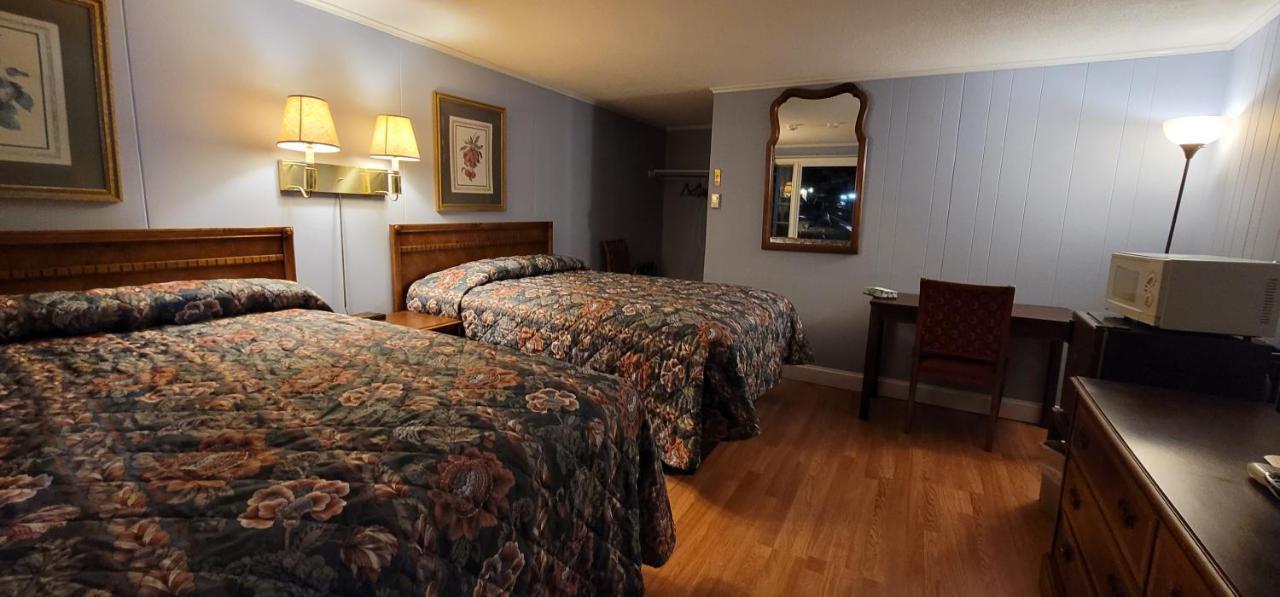 The Tallwood Motel Уелс Екстериор снимка