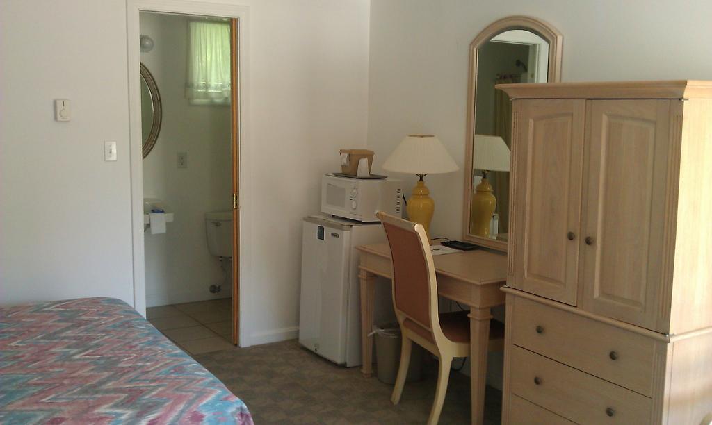 The Tallwood Motel Уелс Стая снимка