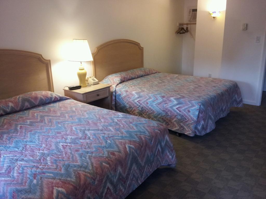 The Tallwood Motel Уелс Стая снимка