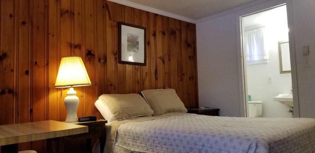 The Tallwood Motel Уелс Екстериор снимка